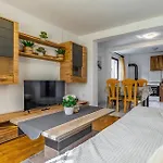 בית נופש 3 Bedroom Front In *