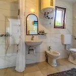 3 Bedroom Front In בית נופש מדולין