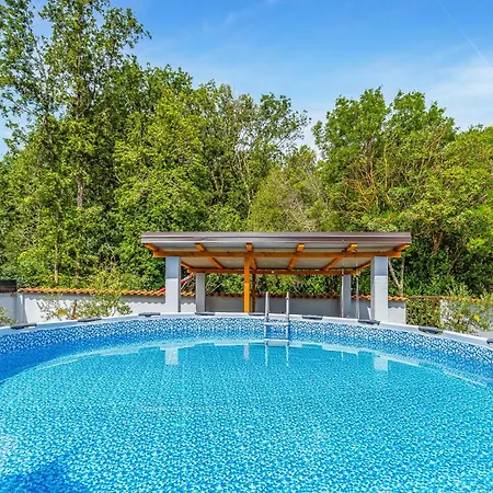Hébergement de vacances 3 Bedroom Front In Medulin