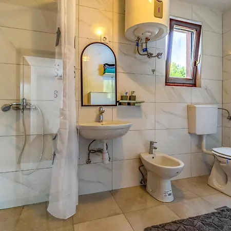 3 Bedroom Front In Casa vacanze Medolino