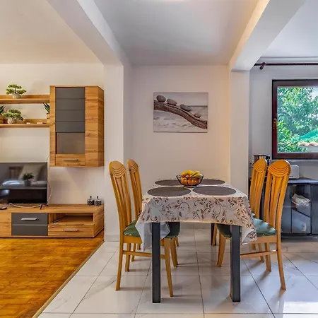 3 Bedroom Front In *