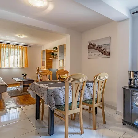 3 Bedroom Front In Hébergement de vacances *